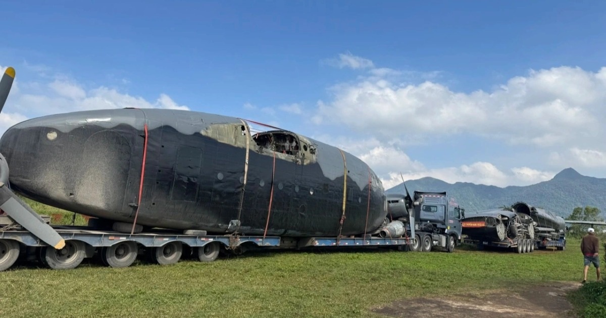 Máy bay C-119 đã được đưa về sân bay Tà Cơn