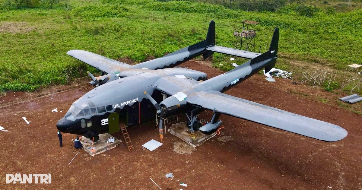 Cận cảnh máy bay C-119 ở Tà Cơn