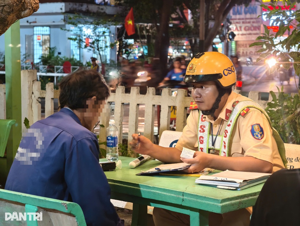 Nam tài xế bị phạt 7 triệu đồng sau chầu nhậu mừng sinh nhật ở TPHCM - 3