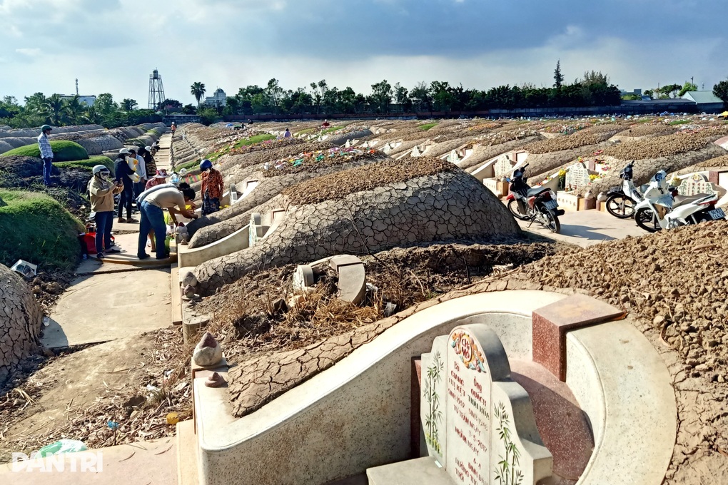 Cà Mau di dời, đóng cửa hàng loạt nghĩa trang không phù hợp quy hoạch - 1