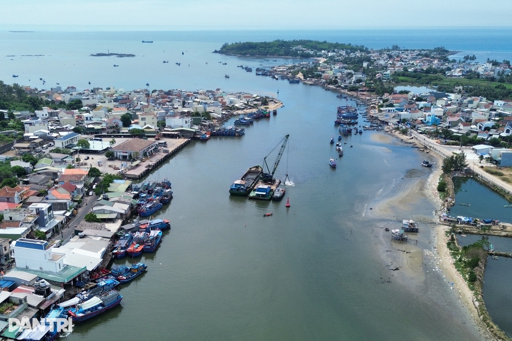 Tỉnh Quảng Ngãi có nhu cầu nhận chìm 5,6 triệu m3 chất nạo vét - 1