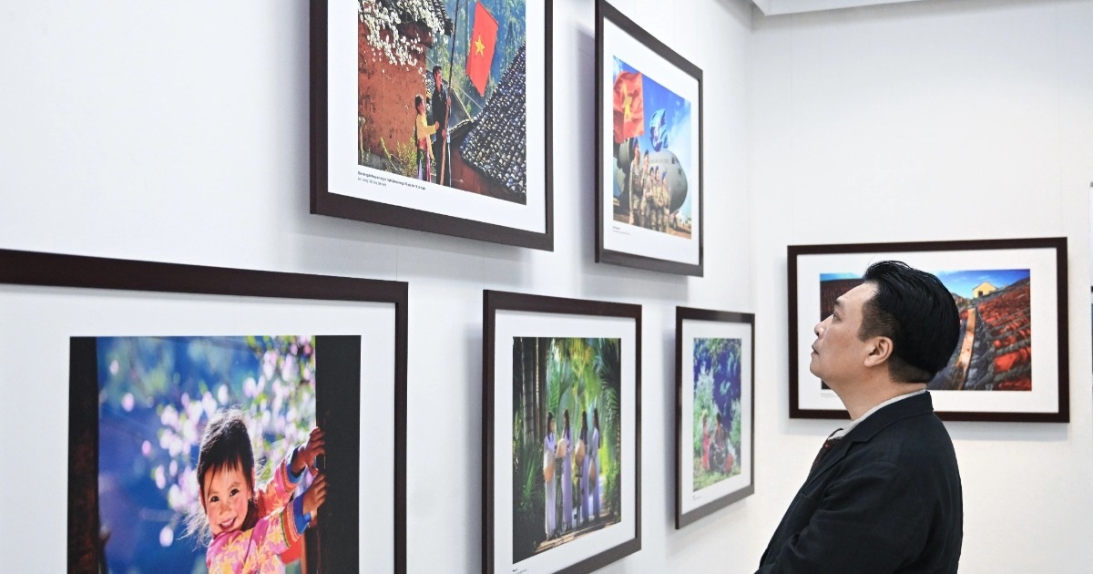 Triển lãm “Mừng Đảng, mừng Xuân” chào mừng thành công Đại hội XIV của Đảng