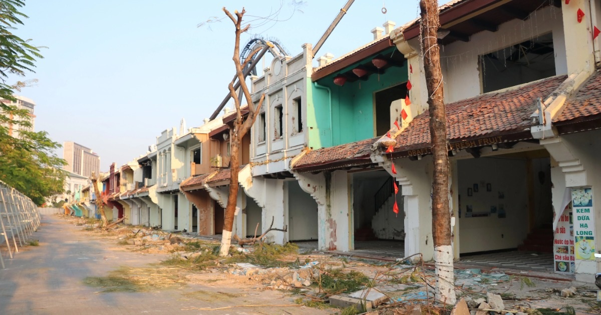 Phá bỏ dãy “phố cổ Bãi Cháy” ở Quảng Ninh
