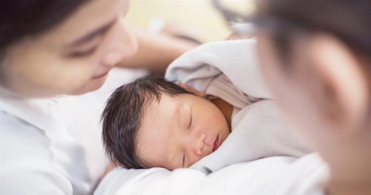 Phụ nữ sinh con thứ hai sắp được nghỉ dài hơn, ưu tiên mua nhà ở xã hội