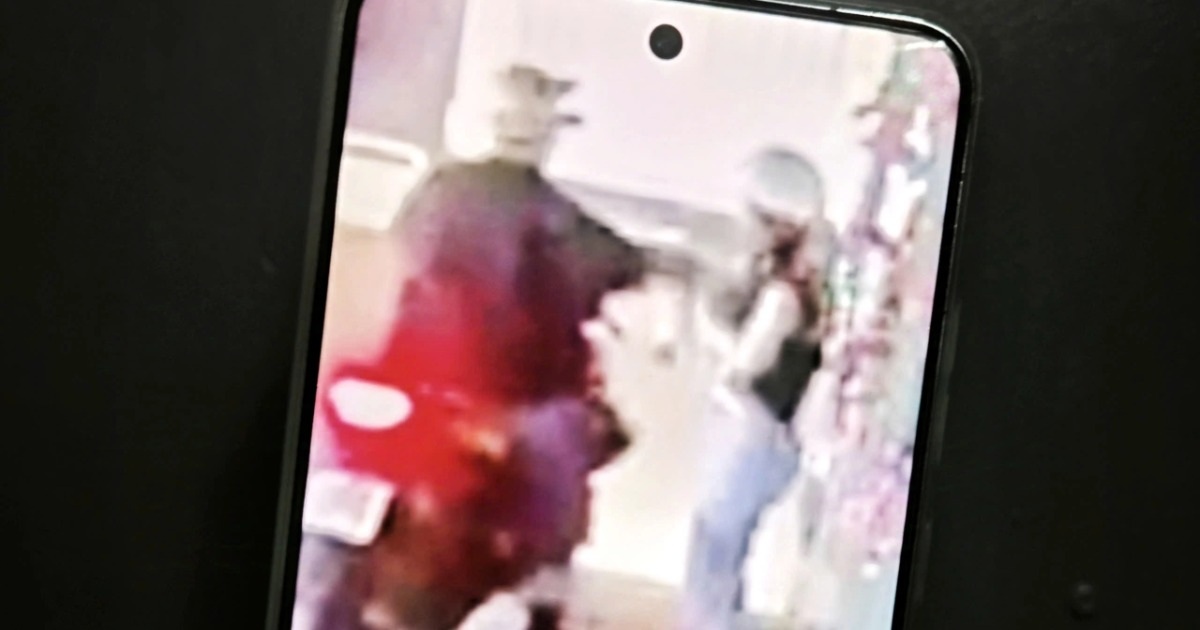 Cô gái tố bị người lạ quấy rối khi đứng chờ bạn trong con hẻm ở TPHCM