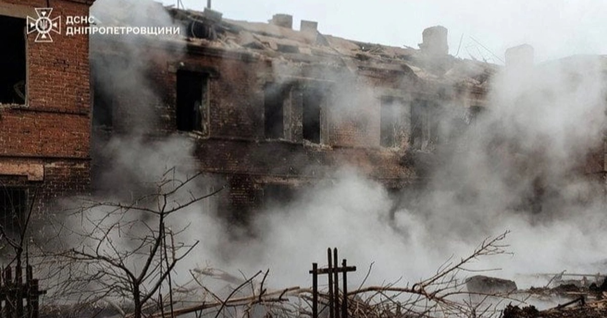 Quê nhà ông Zelensky bị tập kích trong thời gian dài chưa từng có