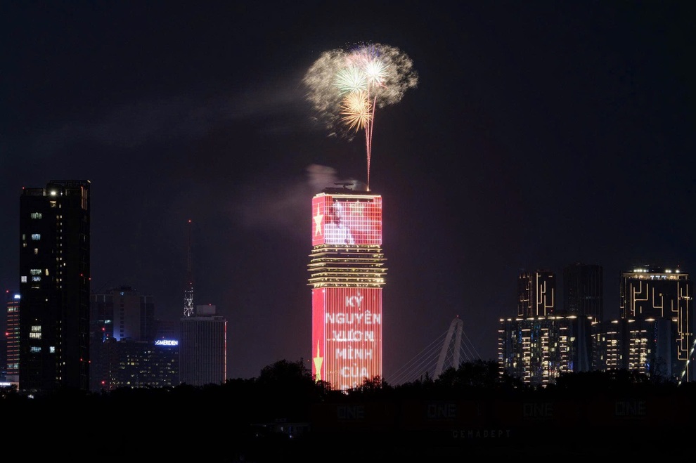 Saigon Marina IFC rực rỡ đêm pháo hoa với công nghệ ánh sáng hiện đại - 6