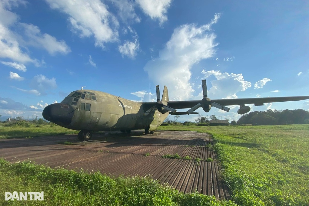 Máy bay C-119 đã được đưa về sân bay Tà Cơn - 2