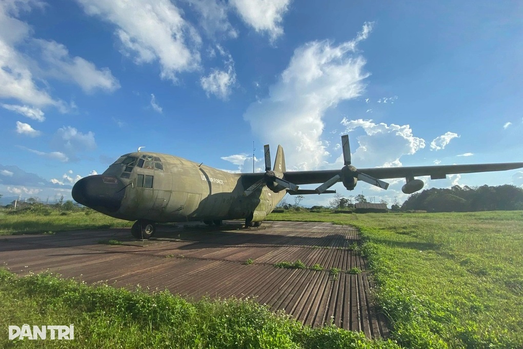 Máy bay C-119 duy nhất sót lại ở Việt Nam đang được lắp đặt tại Tà Cơn - 3
