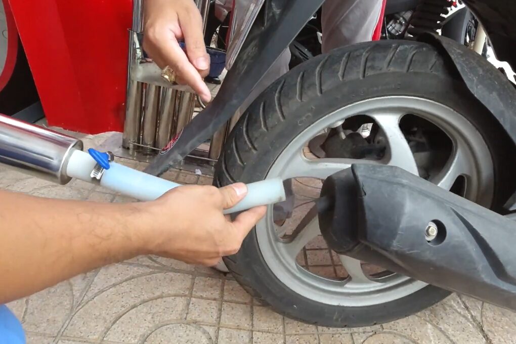 Sở Xây dựng TPHCM yêu cầu trạm đăng kiểm chuẩn bị đo khí thải xe máy - 1