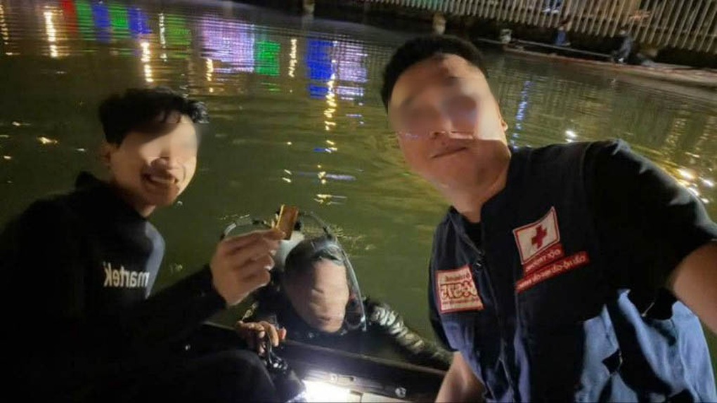 Du khách đánh rơi 2 cây vàng xuống sông Hương - 1