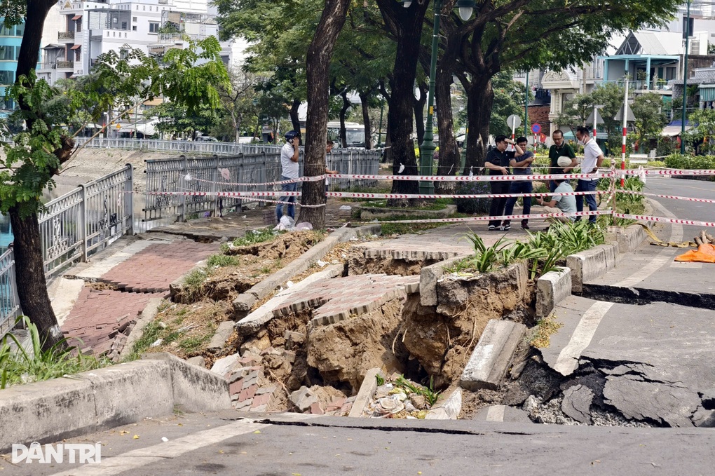 Nguyên nhân sụt lún đường ven kênh Tàu Hũ ở TPHCM - 1