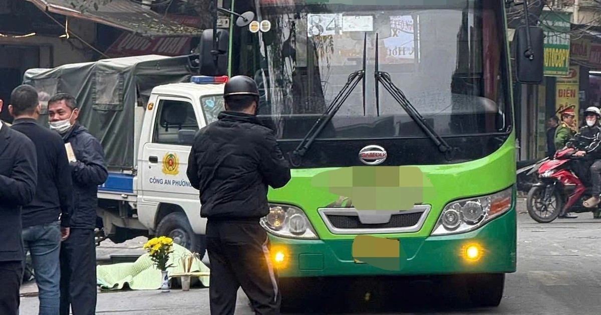 Va chạm với xe buýt, cô gái điều khiển xe máy điện tử vong tại chỗ