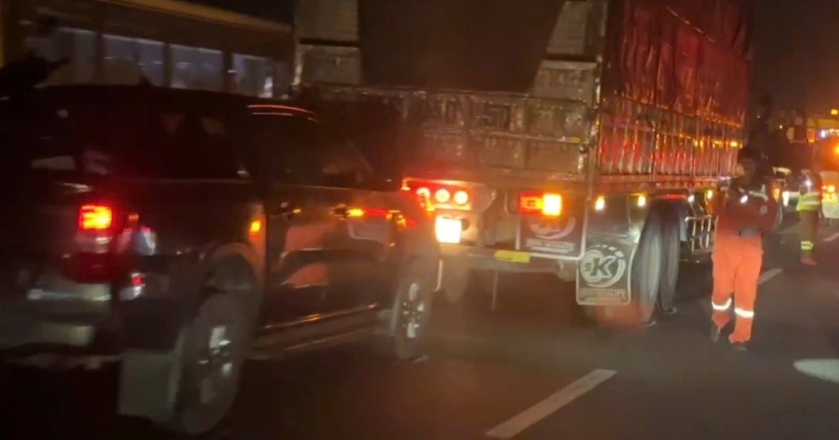 6 ô tô tông liên hoàn trên cao tốc TPHCM – Trung Lương, giao thông ùn ứ