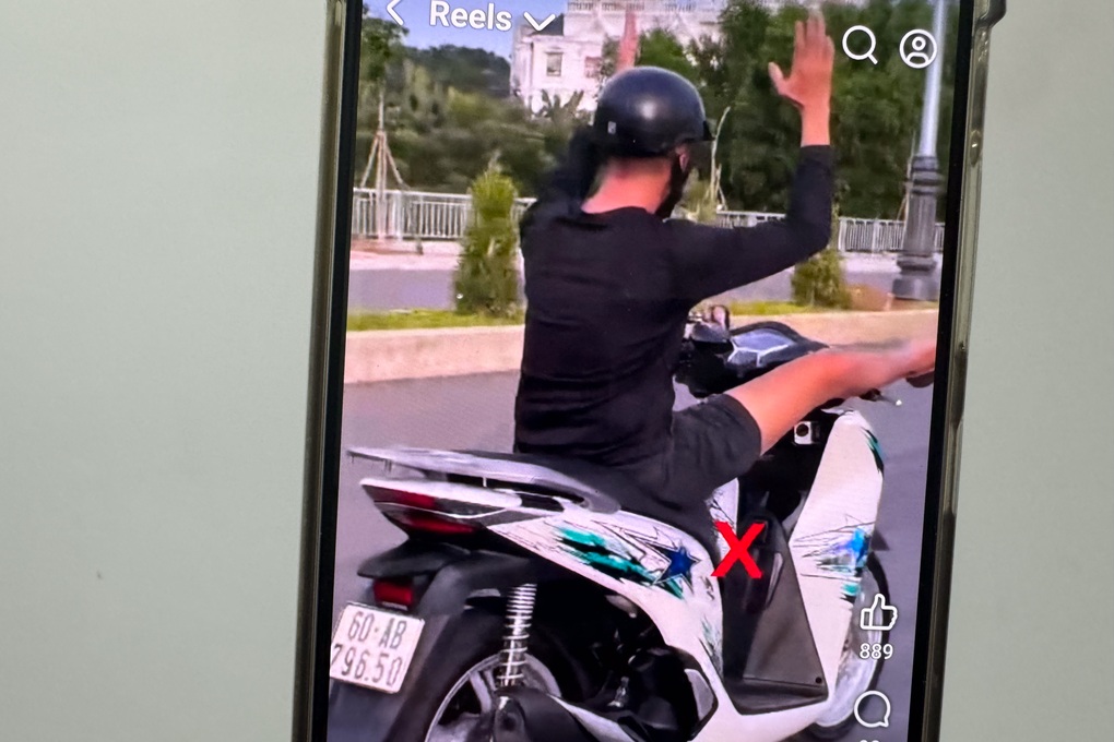 Tịch thu chiếc SH, tạm giữ bằng của người dùng chân lái xe ở Đồng Nai - 1