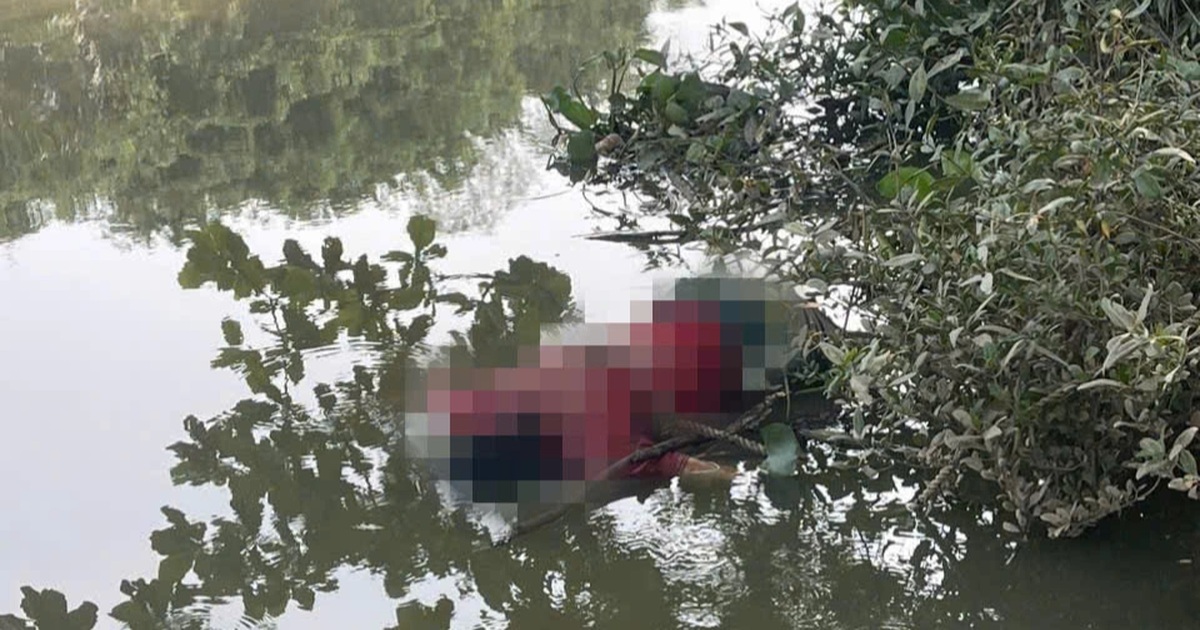 Một thanh niên mặc áo thể thao tử vong dưới sông ở TPHCM