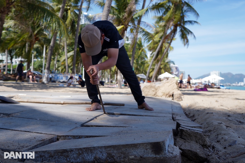 Vụ du khách nước ngoài bị dọa đánh bằng xẻng: Tháo dỡ quán bar - 2