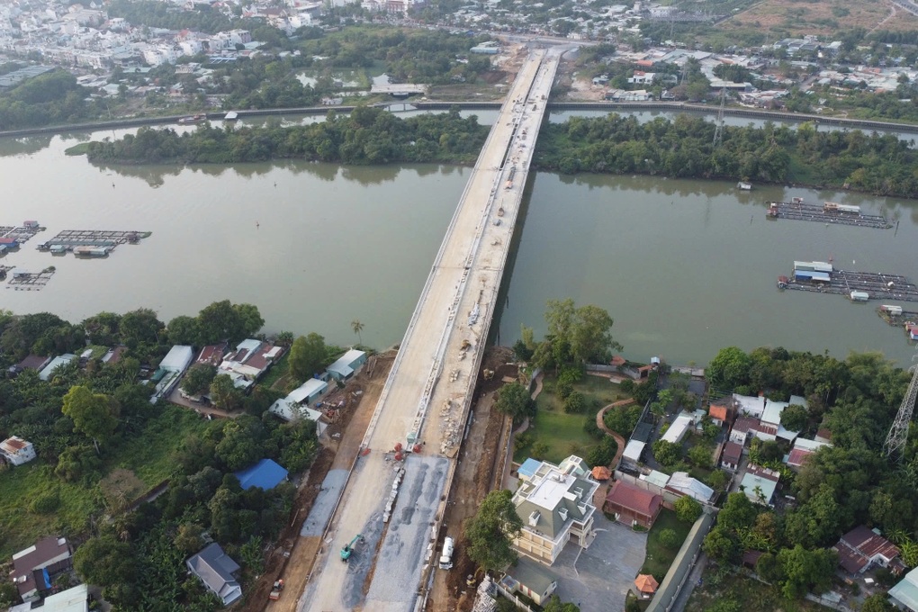 Đồng Nai khởi công, thông xe kỹ thuật 5 dự án chào mừng Ngày thành lập Đảng - 1 Đồng Nai khởi công, thông xe kỹ thuật 5 dự án chào mừng Ngày thành lập Đảng - 1