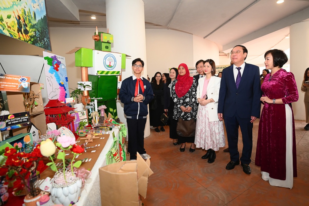 “Thay đổi hành vi ngay từ thế hệ trẻ là chìa khóa cho một tương lai xanh” - 2