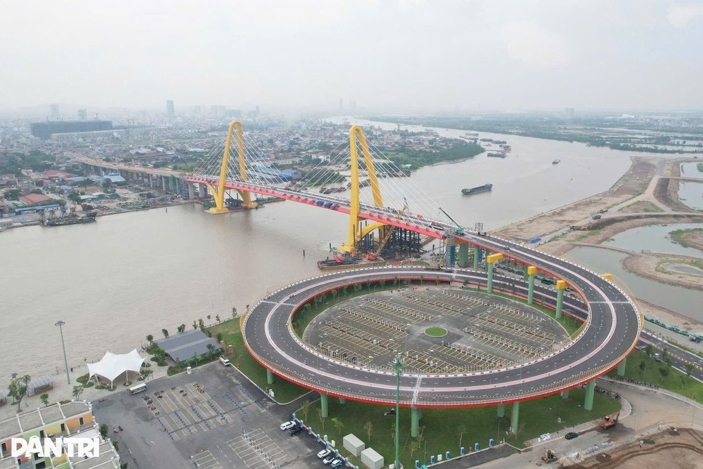 Thủ tướng: Phấn đấu rút ngắn tiến độ 3-6 tháng loạt dự án đang triển khai - 1