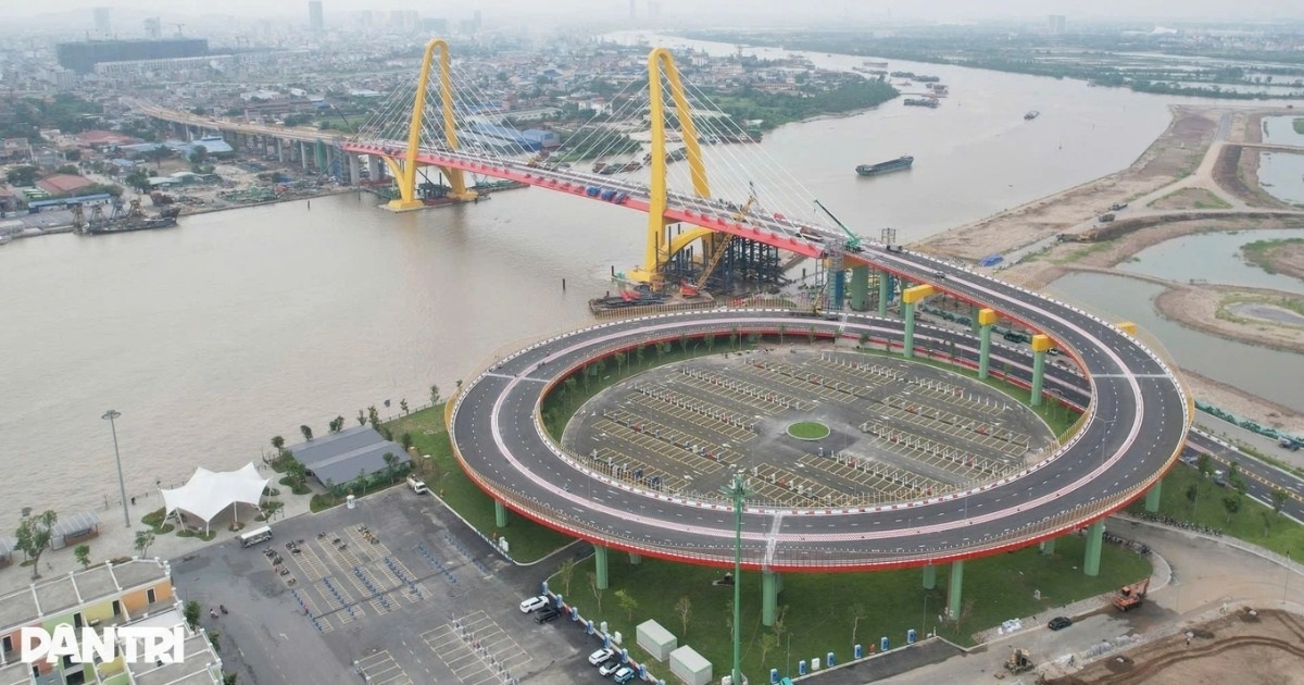 Thủ tướng: Phấn đấu rút ngắn tiến độ 3-6 tháng loạt dự án đang triển khai