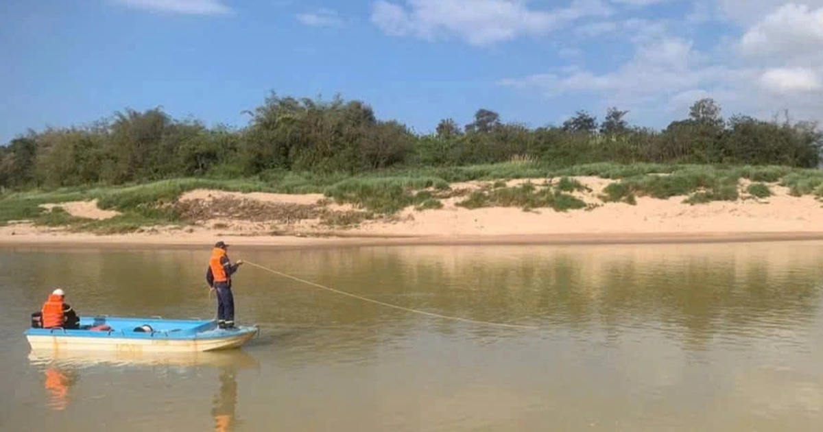 Tìm kiếm nam sinh lớp 6 mất tích trên sông Sê Pôn