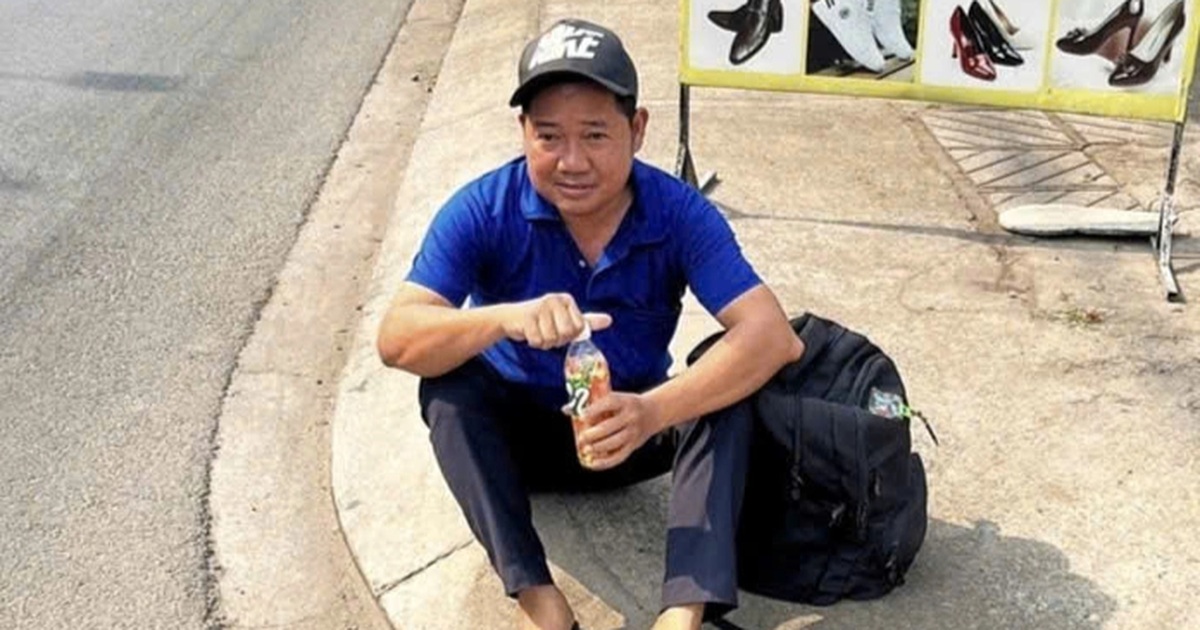 Người cha lang thang khắp TPHCM tìm con trai mất liên lạc