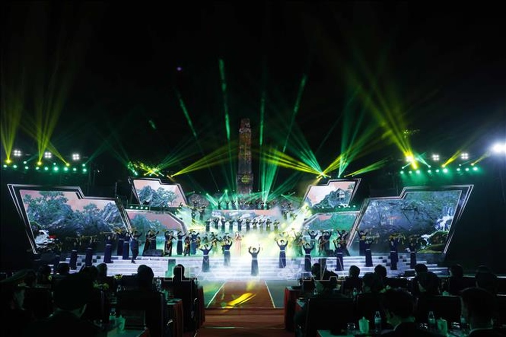 Tổng Bí thư dự Chương trình kỷ niệm 85 năm Ngày Bác Hồ về nước - 7