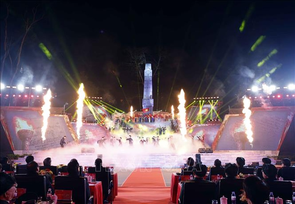 Tổng Bí thư dự Chương trình kỷ niệm 85 năm Ngày Bác Hồ về nước - 8