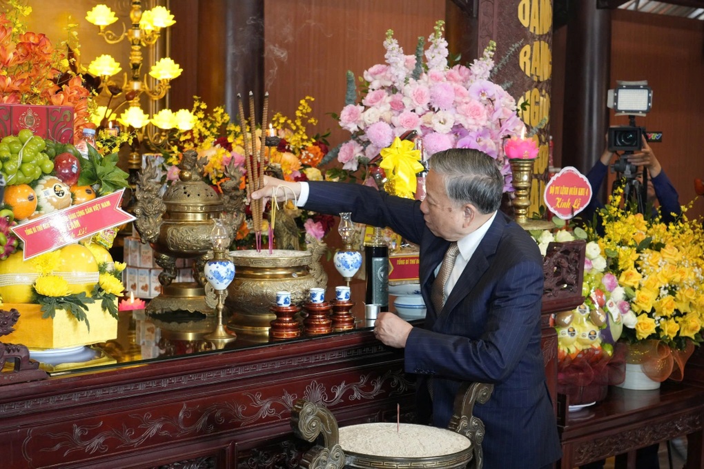 Tổng Bí thư Tô Lâm thăm Làng Sen, dâng hương Chủ tịch Hồ Chí Minh - 2