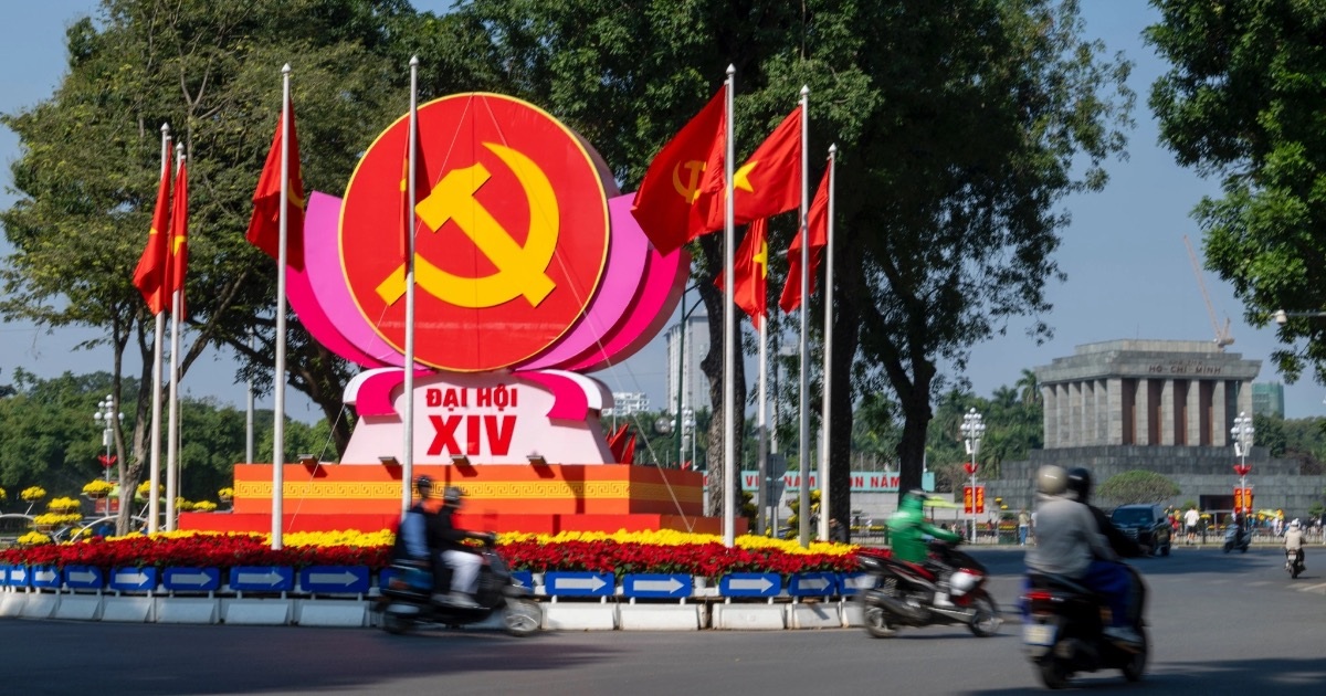 Hà Nội rực rỡ cờ, hoa, hân hoan chào mừng Đại hội XIV của Đảng