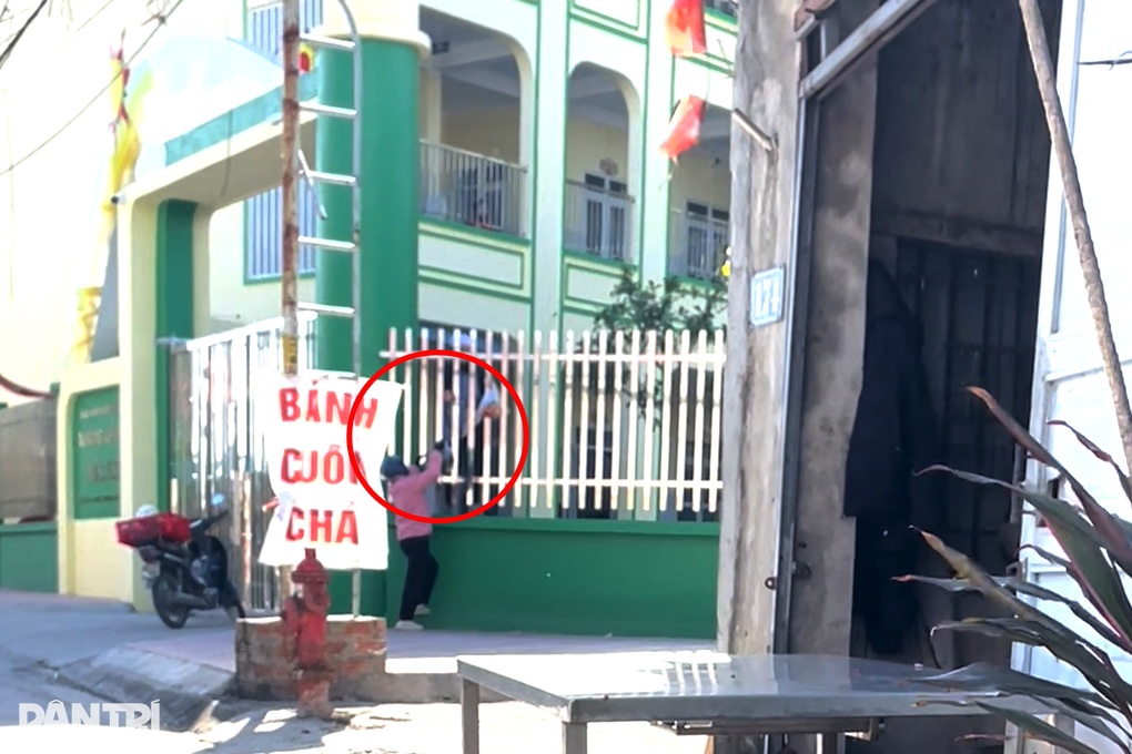 Mập mờ nguồn gốc thực phẩm cấp cho hàng loạt trường mầm non ở Hải Phòng - 4 Mập mờ nguồn gốc thực phẩm cấp cho hàng loạt trường mầm non ở Hải Phòng - 4