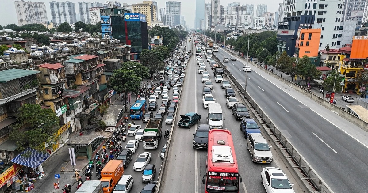 Hà Nội tạm cấm xe tải trên 10 tấn đi vào Vành đai 3 trên cao