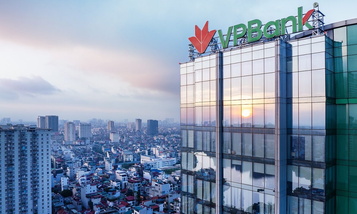 VPBank lần đầu báo lãi 1,2 tỷ USD