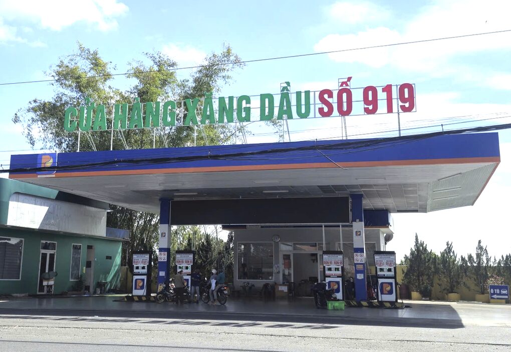 Người dân bất ngờ vì cây xăng ở Lâm Đồng không nhận chuyển khoản - 1 Người dân bất ngờ vì cây xăng ở Lâm Đồng không nhận chuyển khoản - 1