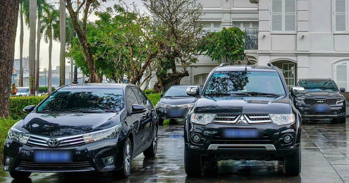 Xe công Mercedes-Benz của Đà Nẵng rớt giá mạnh sau nhiều lần được rao bán