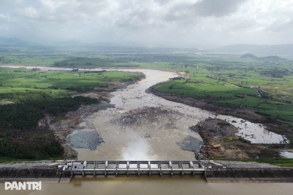 Tổng Giám đốc thủy điện Sông Ba Hạ xuất hiện sau thời gian vắng mặt - 2