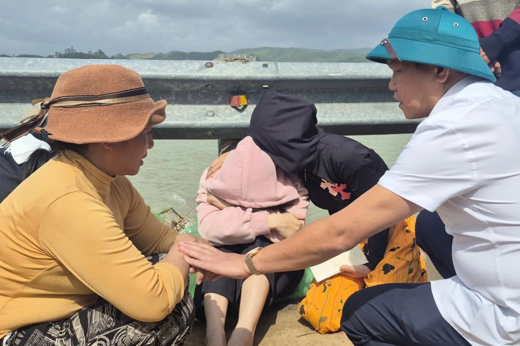 Công an điều tra vụ sập bờ kè ở Đắk Lắk làm 4 người tử vong - 1