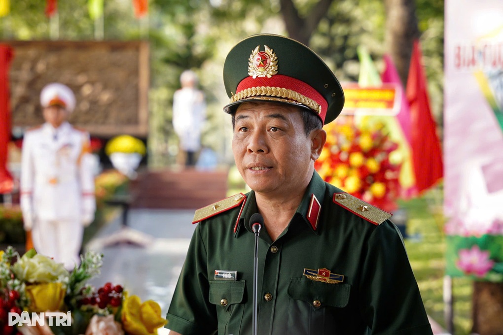 Nước mắt trong ngày khánh thành bia tưởng niệm liệt sỹ Biệt động Sài Gòn - 2