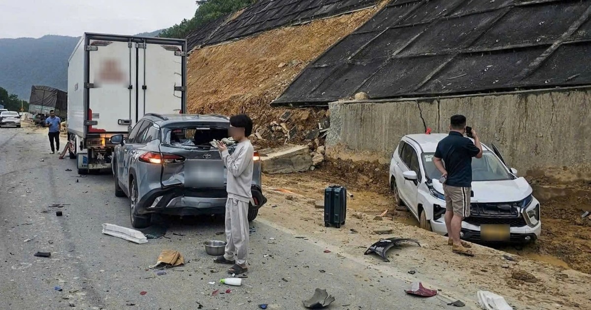 11 ô tô va chạm liên hoàn trên cao tốc La Sơn – Túy Loan