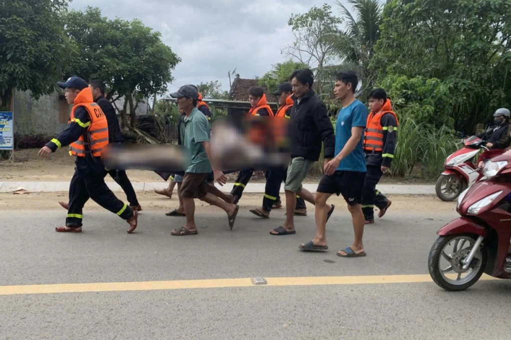 Người đàn ông tử vong do nhảy sông cứu người nghi say rượu - 1