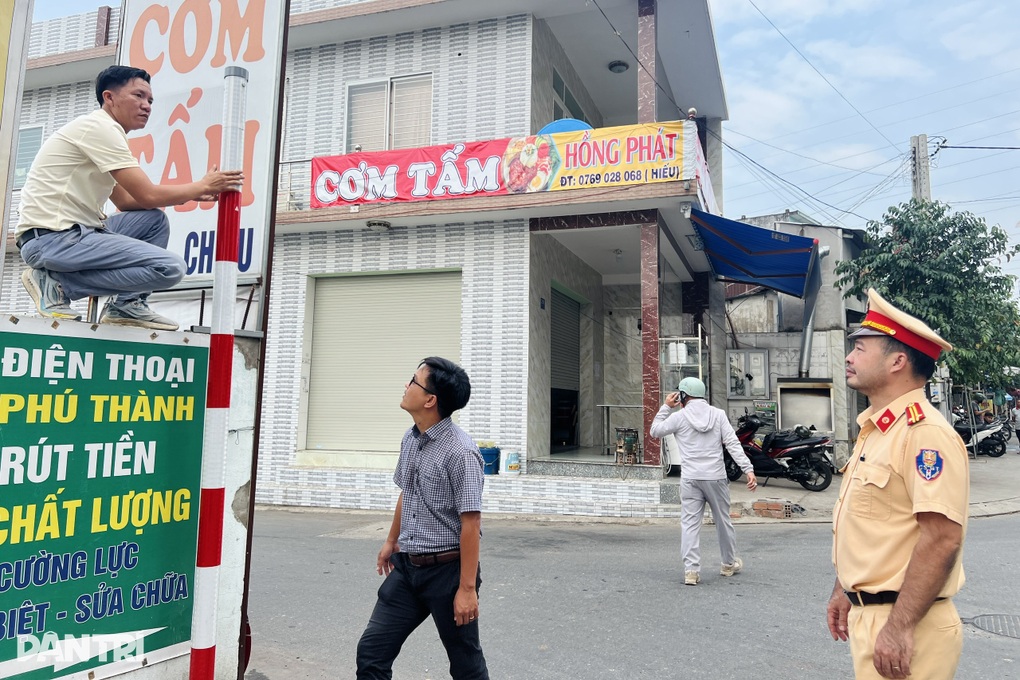 Hẻm 5 tấn ở TPHCM vắng bóng xe ben sau phản ánh của Dân trí - 1