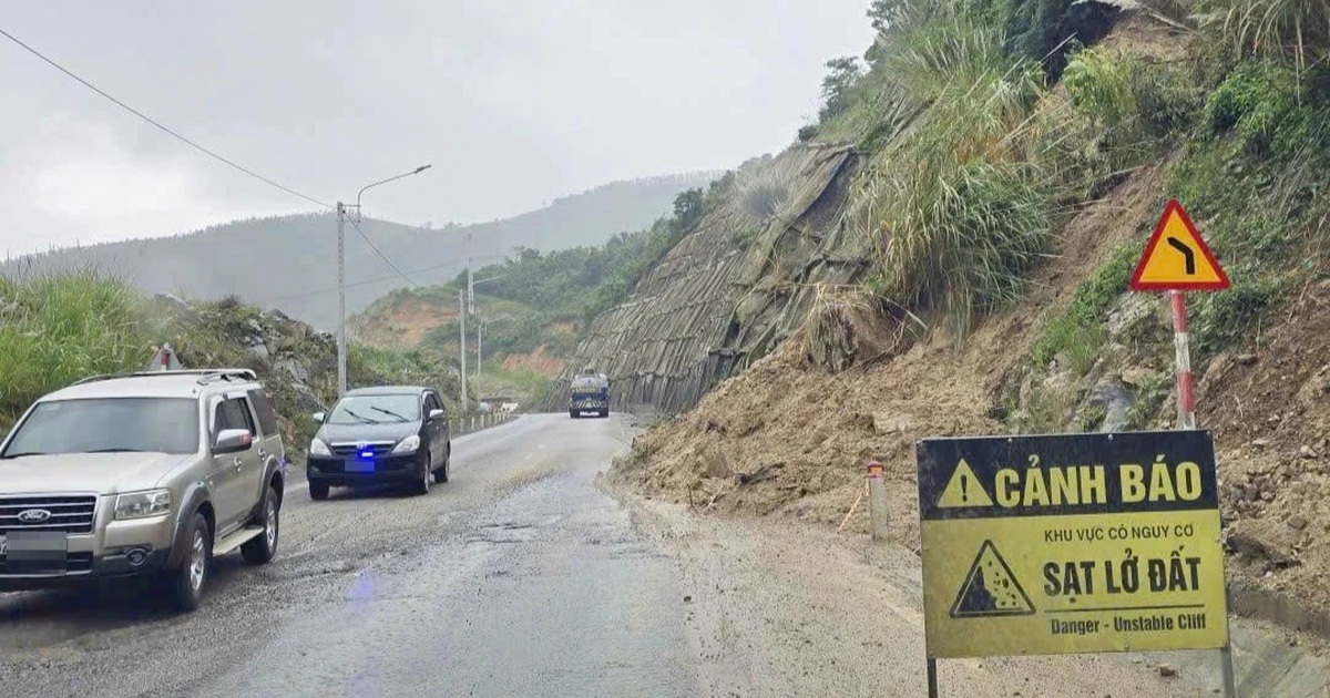 Đường qua đèo An Khê chưa bàn giao đã hư hỏng, sạt lở gây mất an toàn