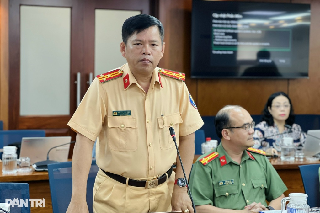 Công an TPHCM kêu gọi cung cấp hình ảnh người đi xe máy vào làn xe đạp - 1 Công an TPHCM kêu gọi cung cấp hình ảnh người đi xe máy vào làn xe đạp - 1