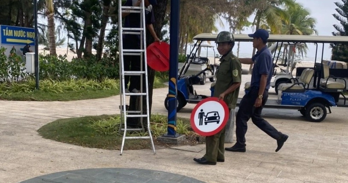 Tháo dỡ biển báo lạ tại TPHCM sau phản ánh của Dân trí