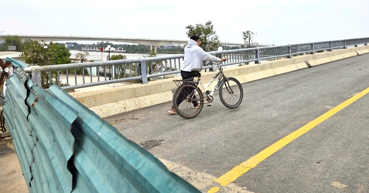 Cầu xây xong nhưng bị rào lại: Đang thẩm tra quy trình đào tạo vận hành