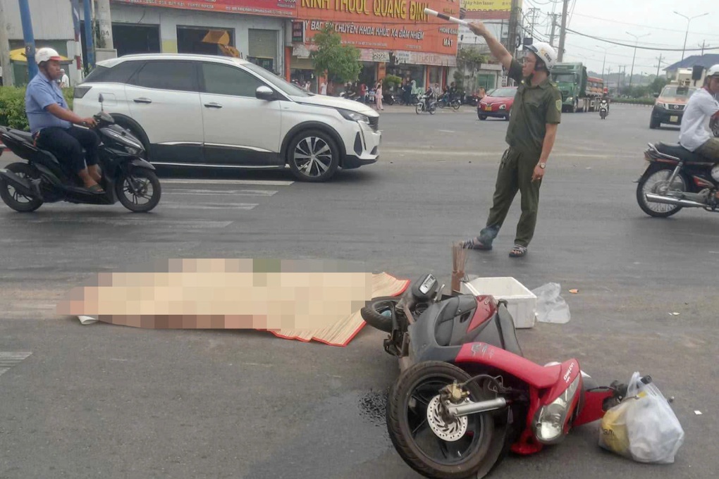 Truy đuổi xe ben cán chết người ở TPHCM - 1