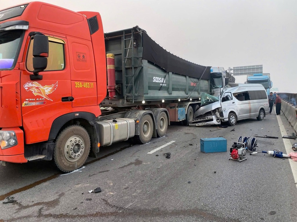 Vụ tai nạn 4 người tử vong trên cao tốc: Gia đình đi thăm thông gia - 1