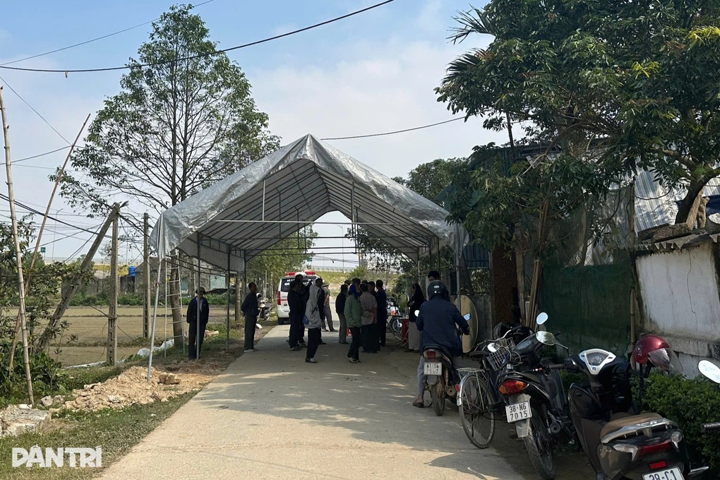 Vụ tai nạn 4 người tử vong trên cao tốc: Cả xóm lo tang sự cho 3 nạn nhân - 1