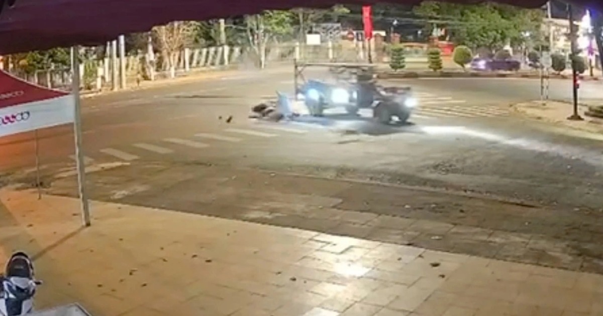 Tài xế công nông rời khỏi hiện trường sau va chạm giao thông